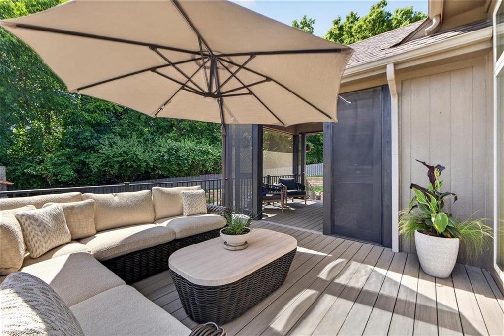 1301 NE TIMBERLINE Court