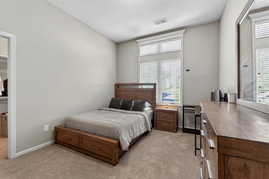 1301 NE TIMBERLINE Court