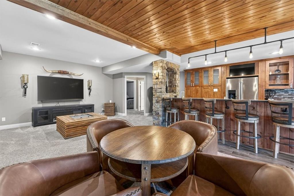 1301 NE TIMBERLINE Court