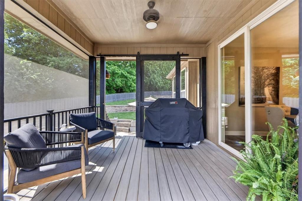 1301 NE TIMBERLINE Court