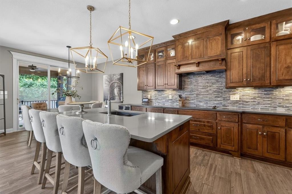 1301 NE TIMBERLINE Court