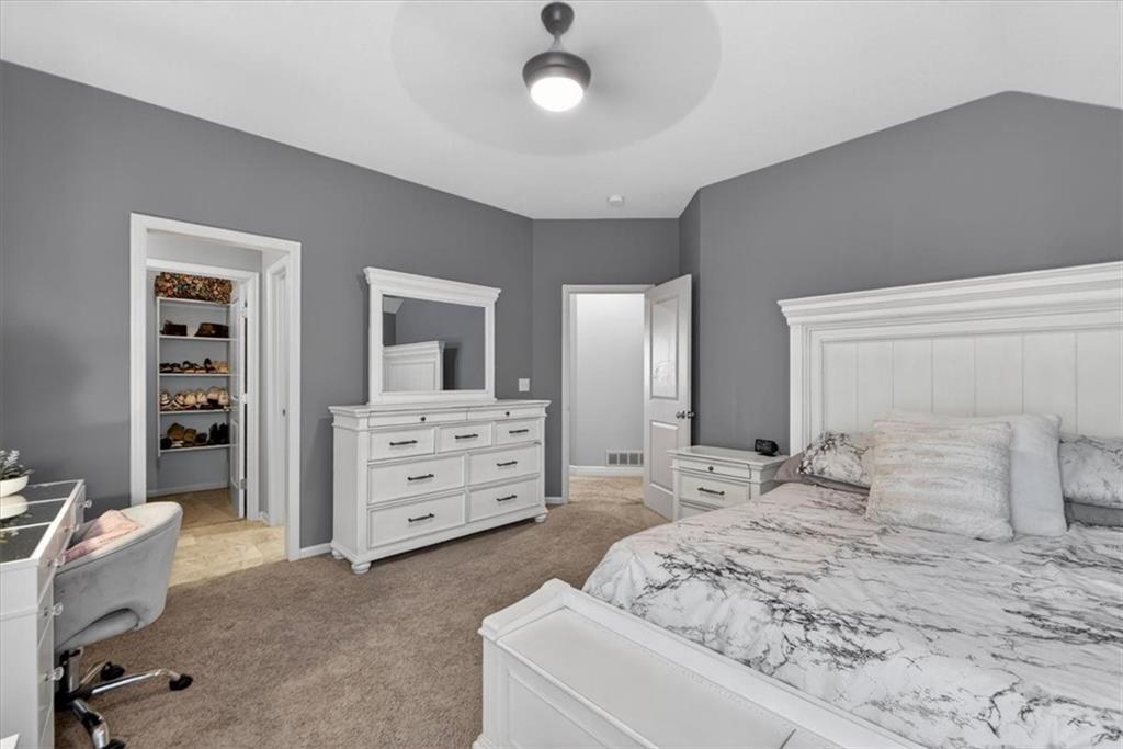 1301 NE TIMBERLINE Court