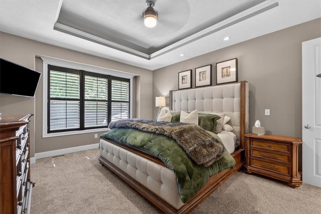 1301 NE TIMBERLINE Court