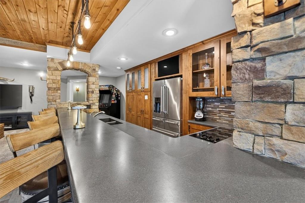 1301 NE TIMBERLINE Court