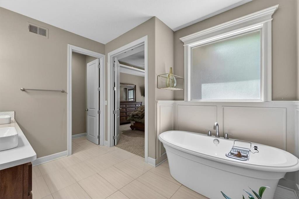 1301 NE TIMBERLINE Court