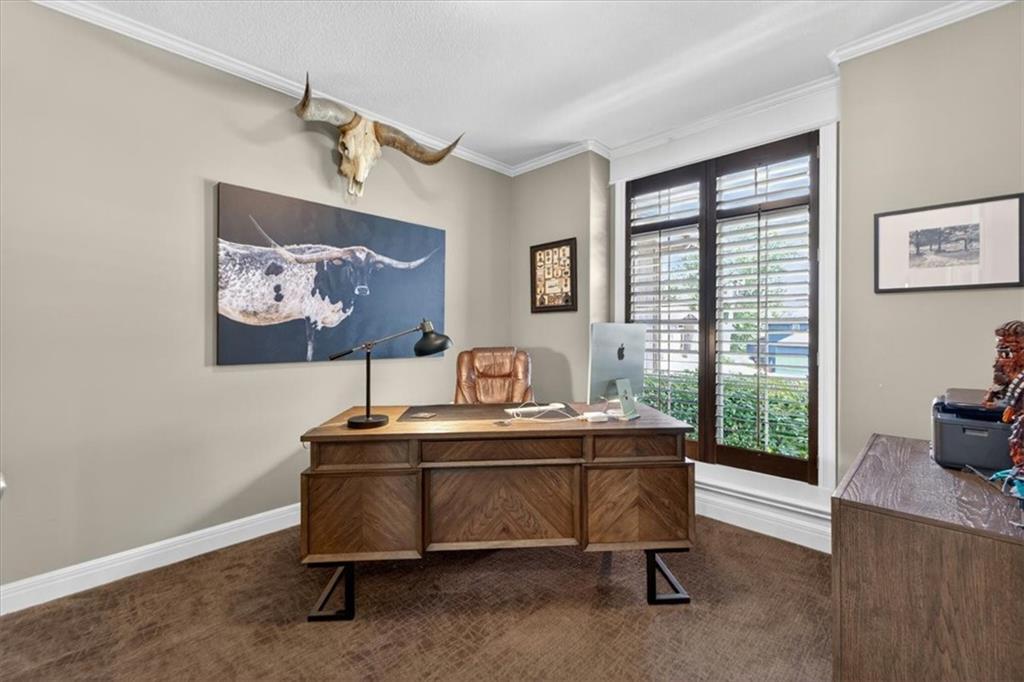 1301 NE TIMBERLINE Court