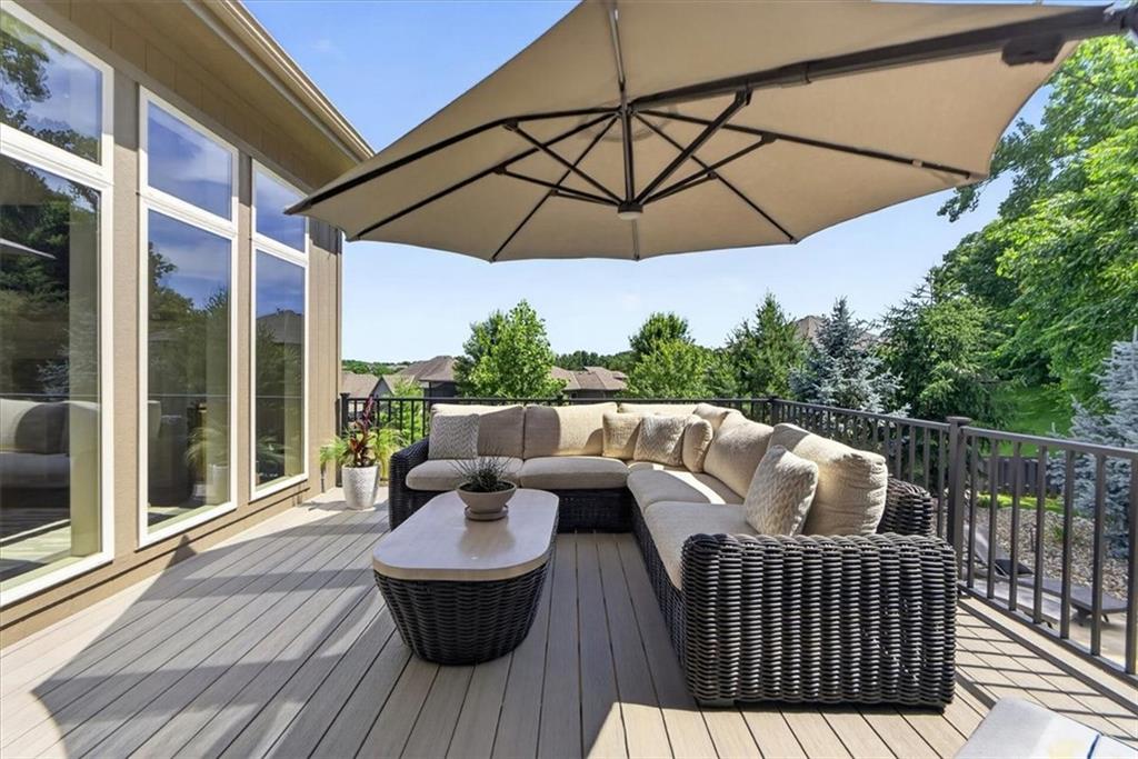 1301 NE TIMBERLINE Court