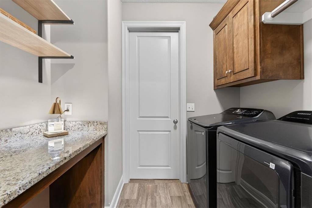 1301 NE TIMBERLINE Court