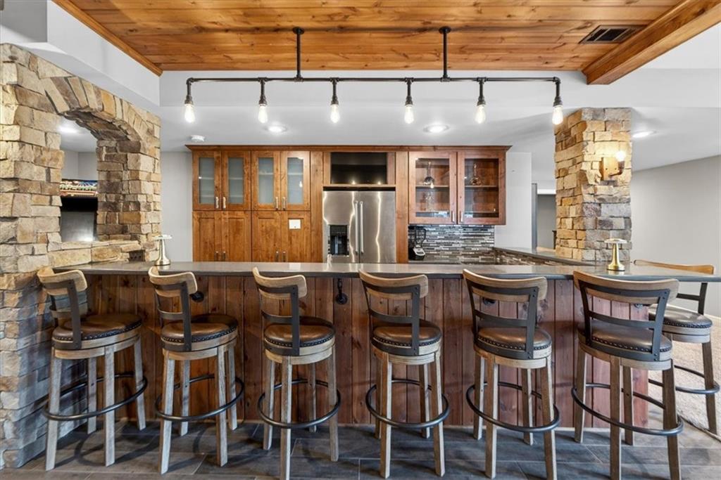1301 NE TIMBERLINE Court
