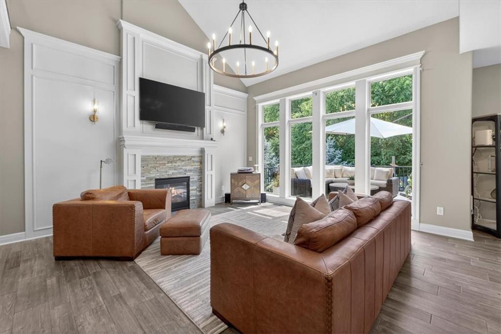 1301 NE TIMBERLINE Court