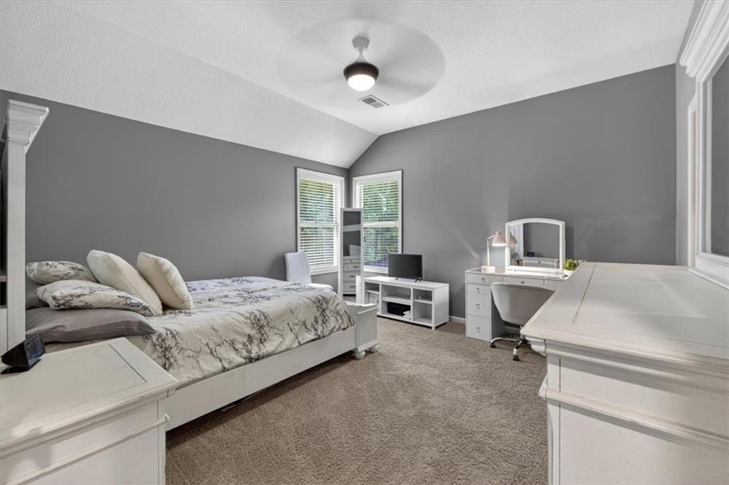 1301 NE TIMBERLINE Court