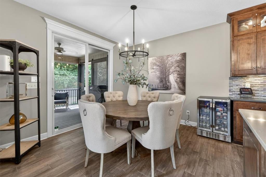1301 NE TIMBERLINE Court