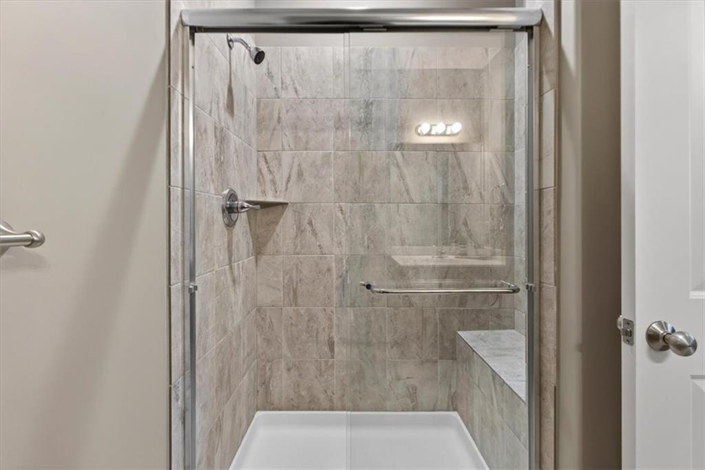 1301 NE TIMBERLINE Court