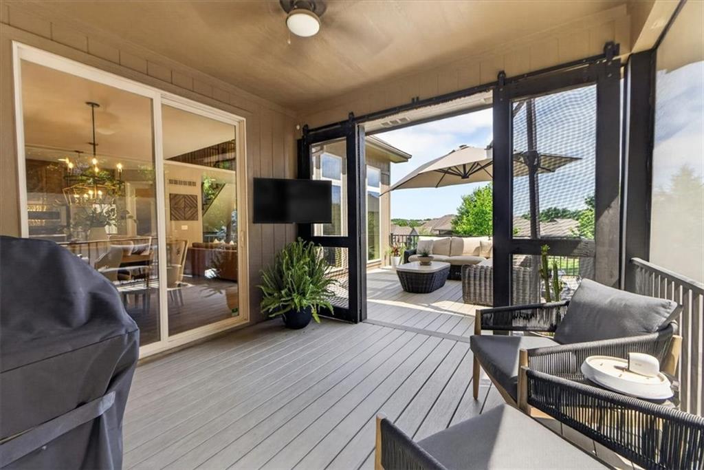 1301 NE TIMBERLINE Court