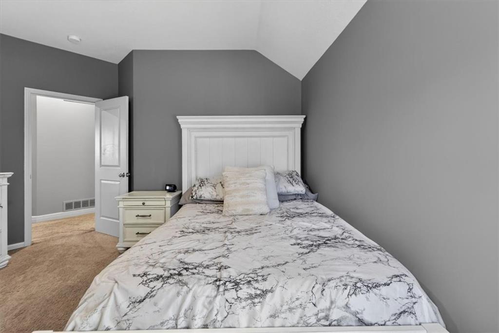1301 NE TIMBERLINE Court
