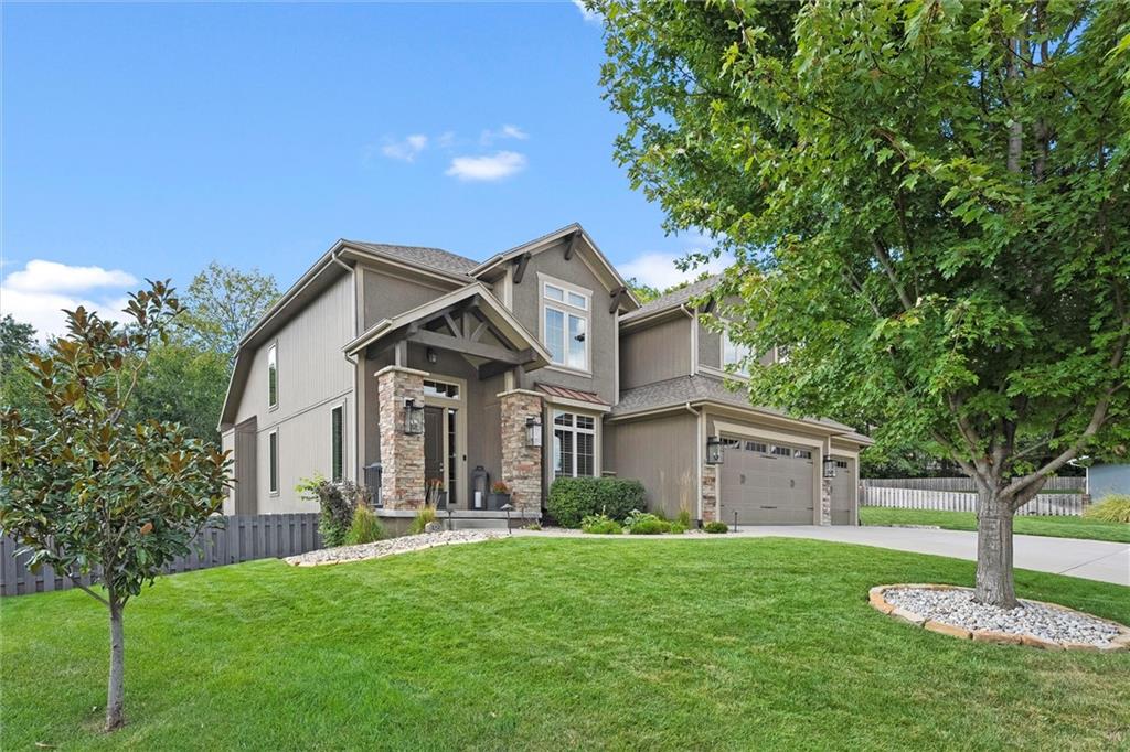 1301 NE TIMBERLINE Court