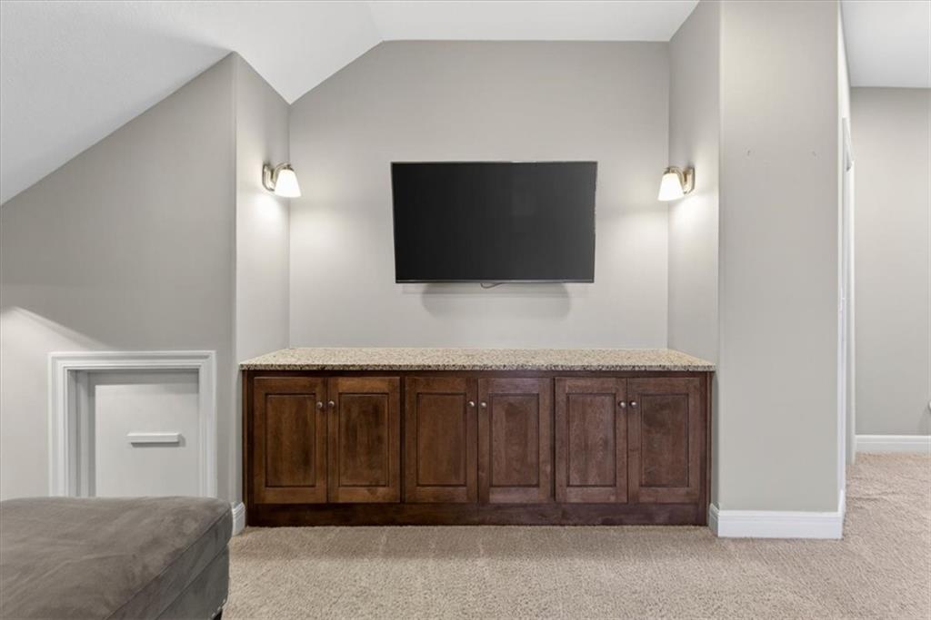 1301 NE TIMBERLINE Court