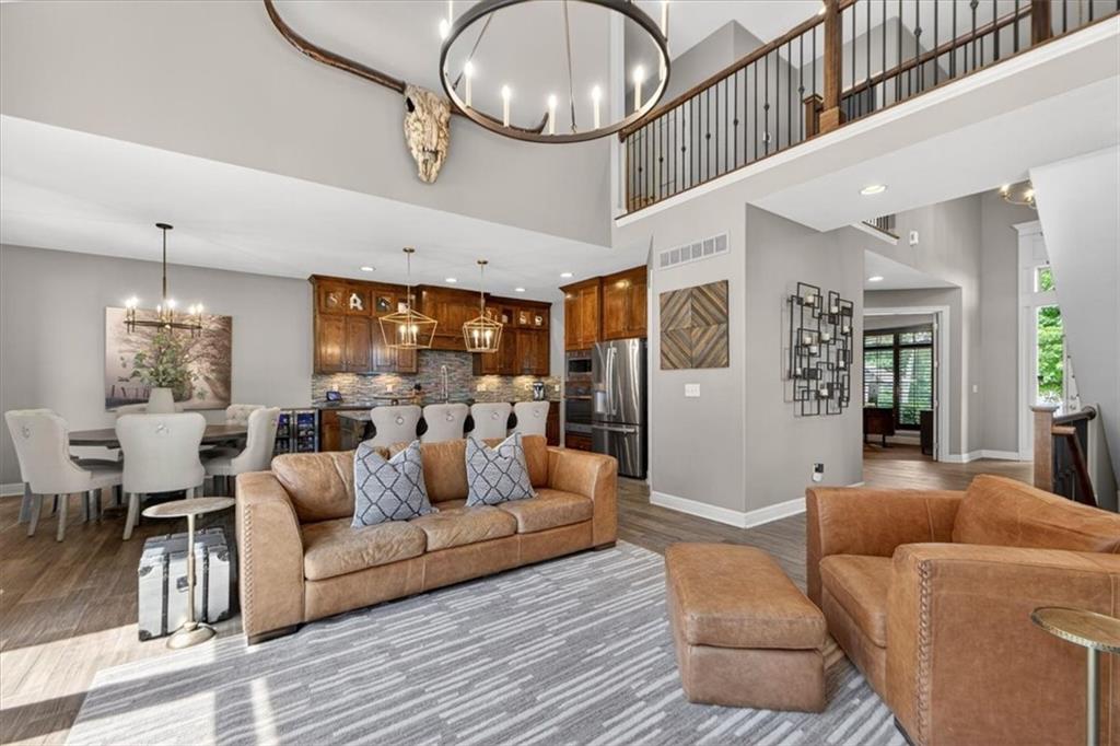 1301 NE TIMBERLINE Court