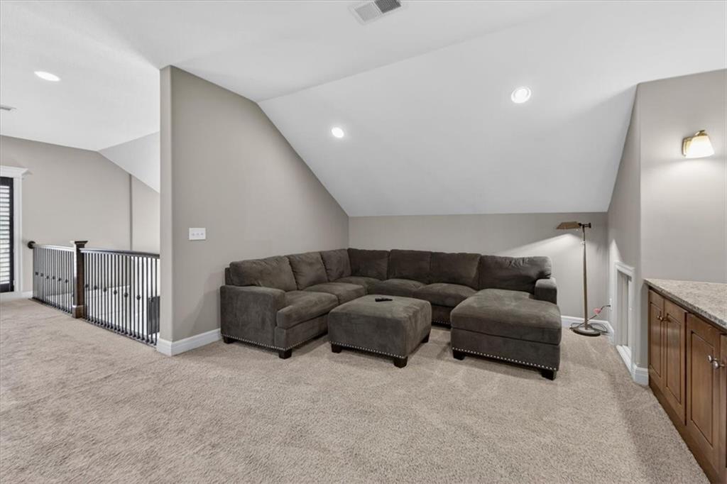 1301 NE TIMBERLINE Court