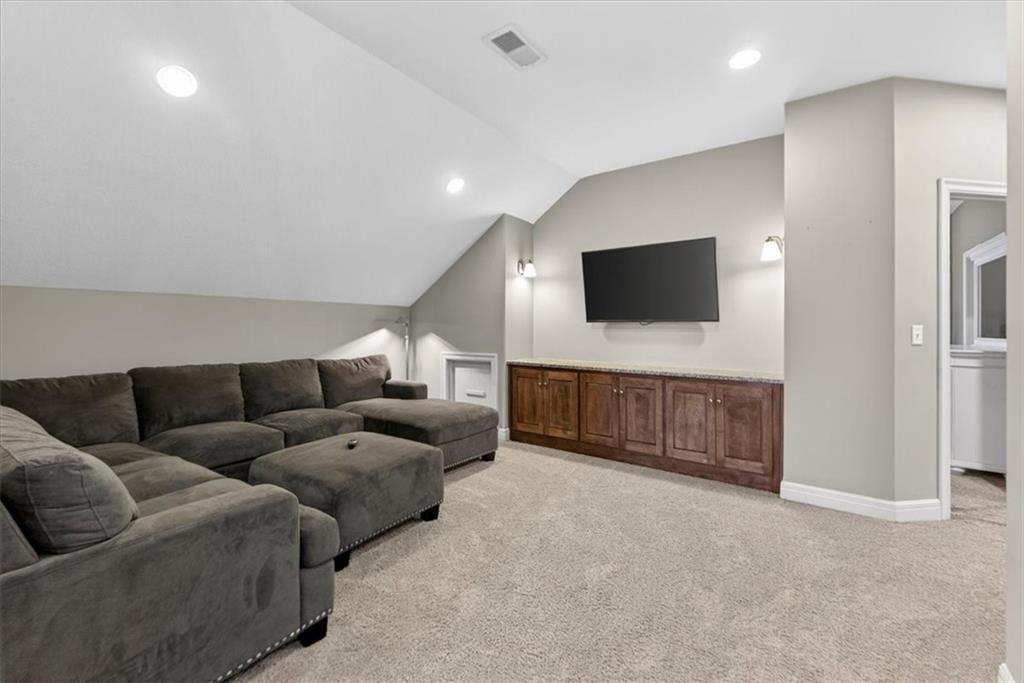 1301 NE TIMBERLINE Court