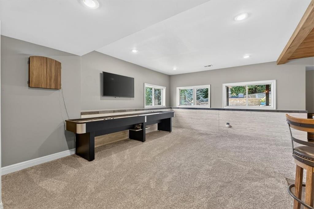 1301 NE TIMBERLINE Court