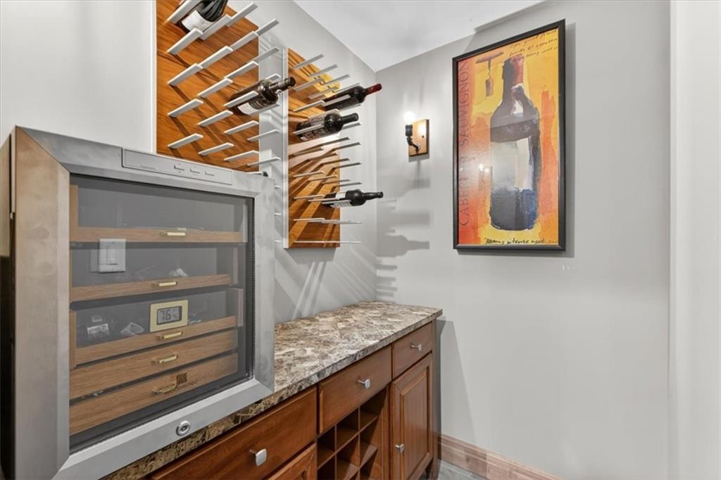 1301 NE TIMBERLINE Court