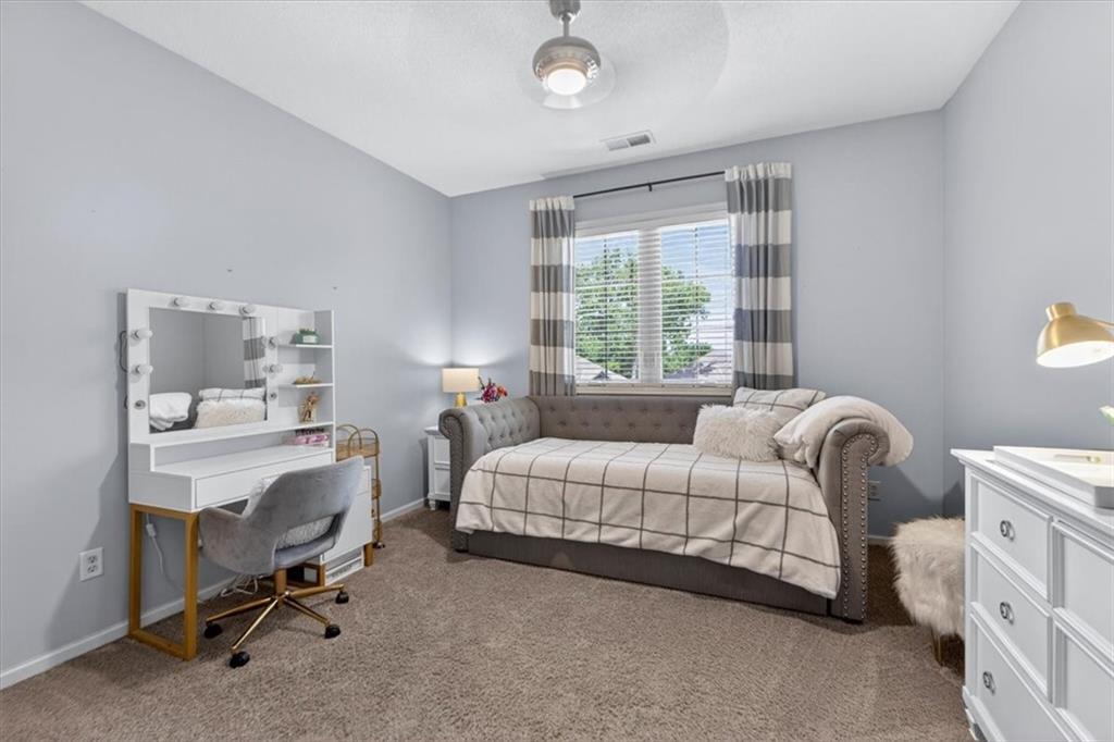 1301 NE TIMBERLINE Court