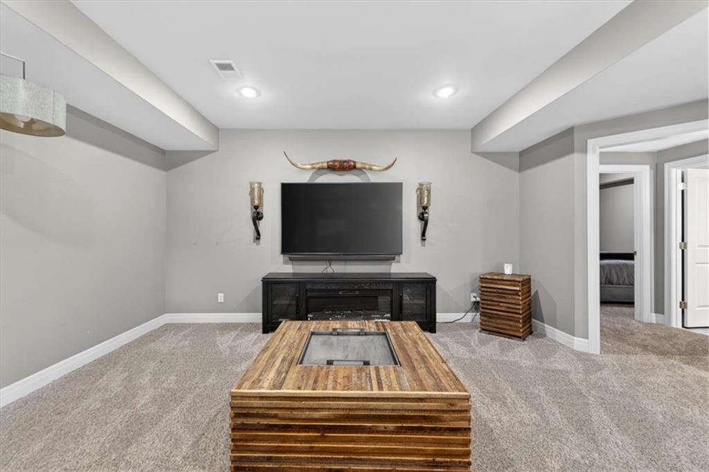 1301 NE TIMBERLINE Court
