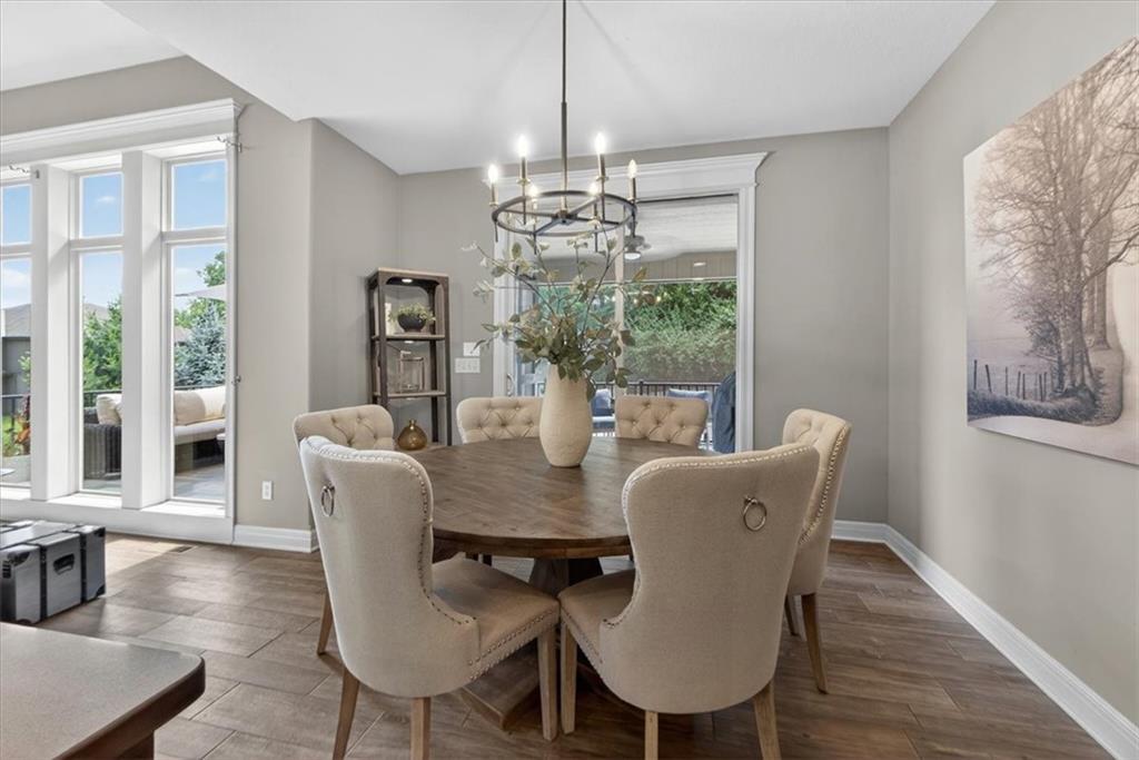 1301 NE TIMBERLINE Court
