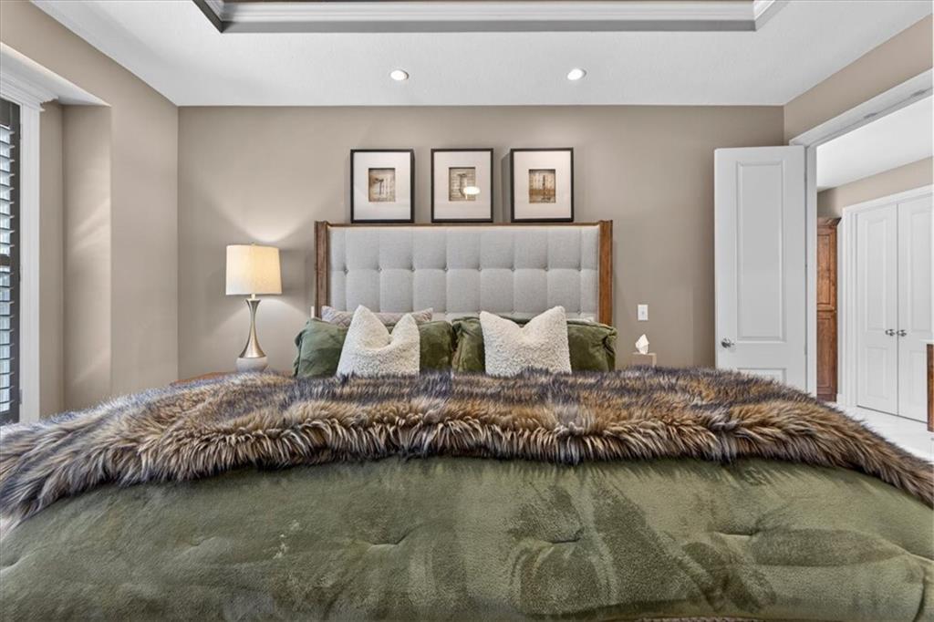 1301 NE TIMBERLINE Court