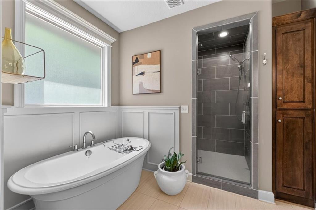 1301 NE TIMBERLINE Court