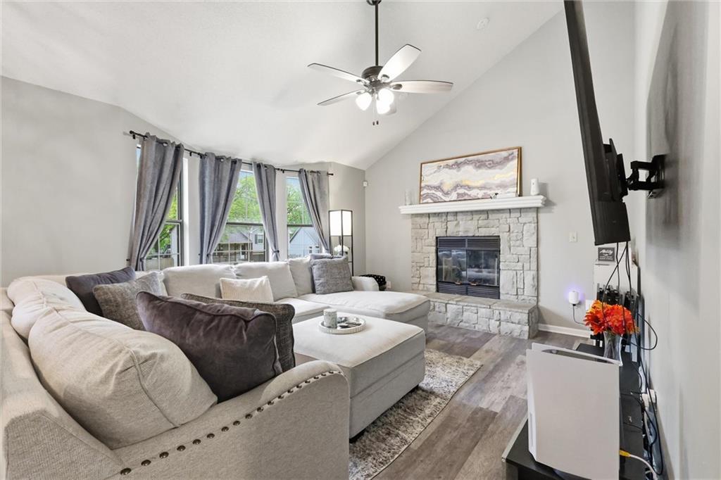 312 SE Onyx Drive