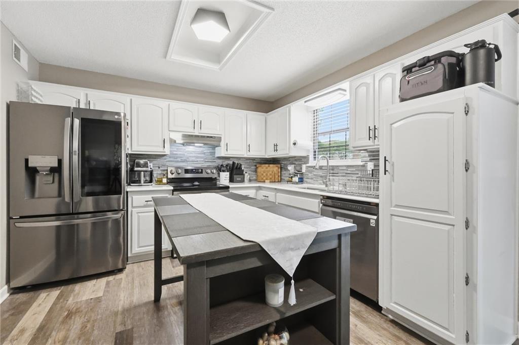 312 SE Onyx Drive