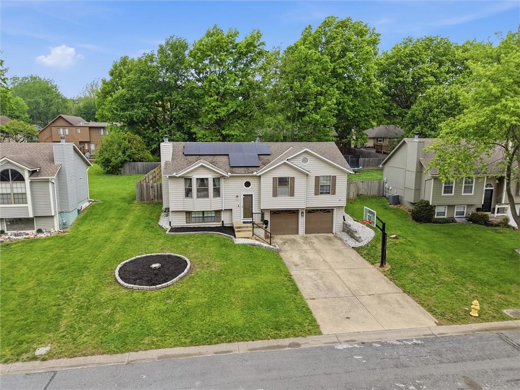 312 SE Onyx Drive