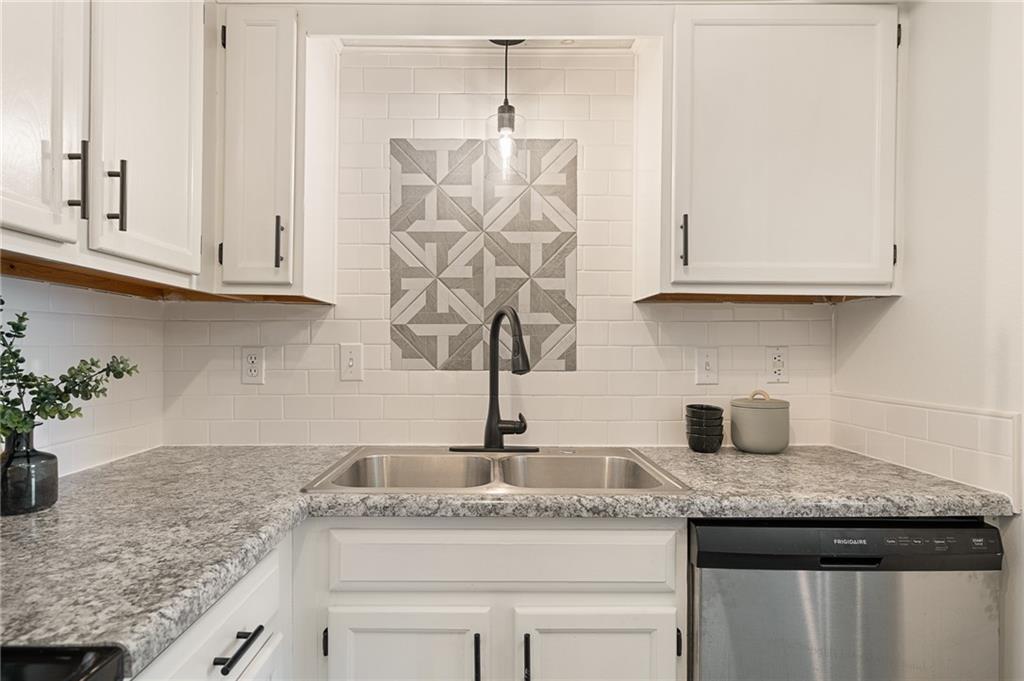 4612 NE Whispering Winds Drive Unit: A