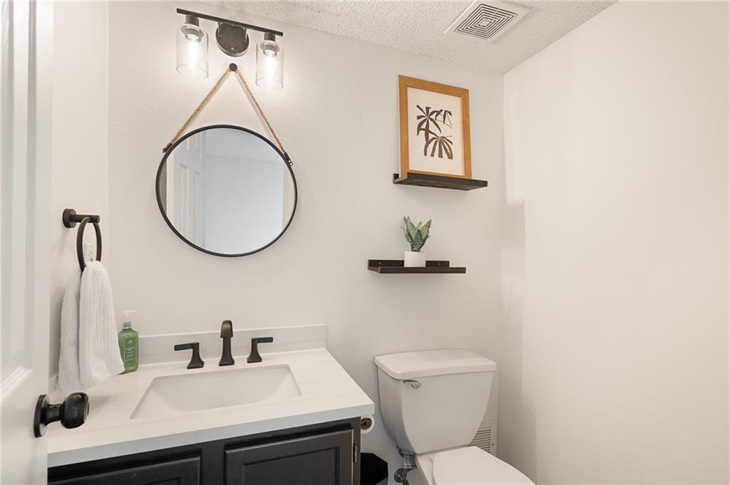 4612 NE Whispering Winds Drive Unit: A
