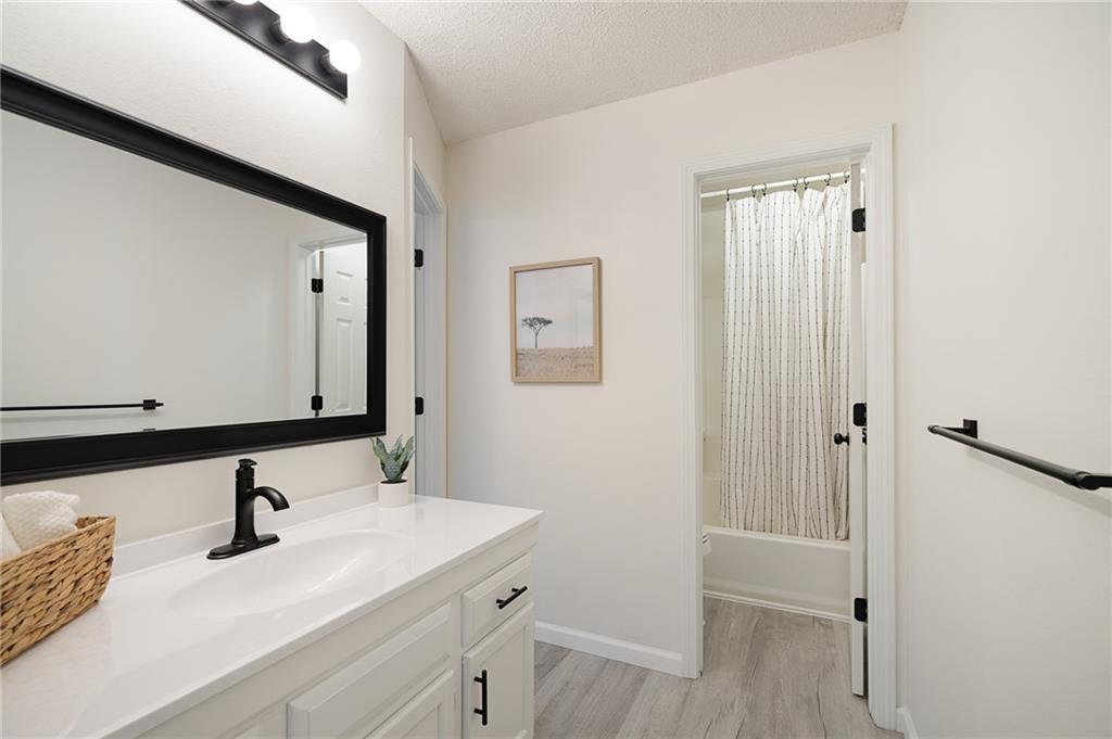 4612 NE Whispering Winds Drive Unit: A