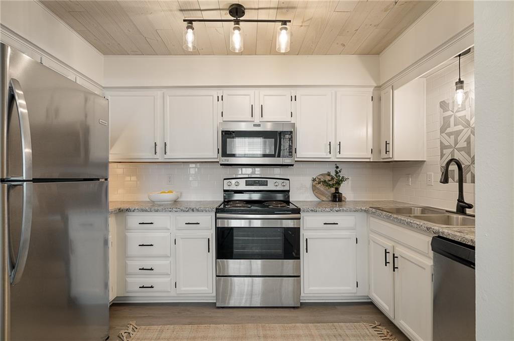 4612 NE Whispering Winds Drive Unit: A