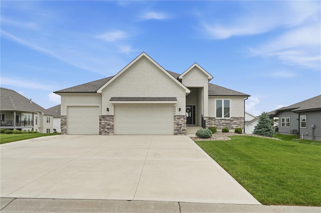 4205 NE Chapel Manor Drive