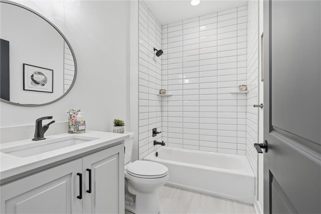 4205 NE Chapel Manor Drive
