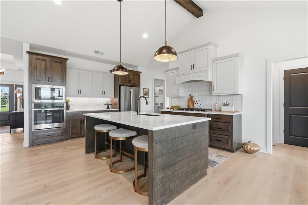 4205 NE Chapel Manor Drive