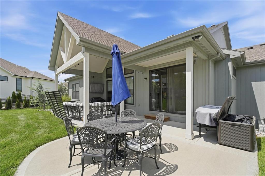 161 NW Carson Drive