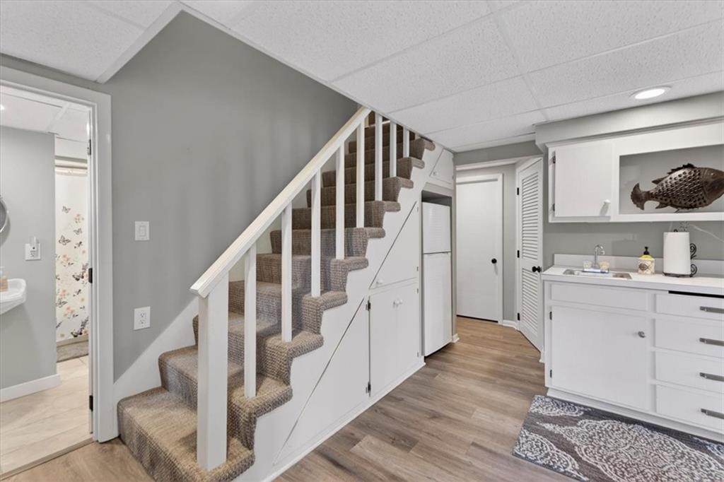 36 BEACH Drive