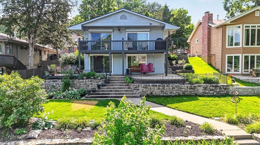 36 BEACH Drive