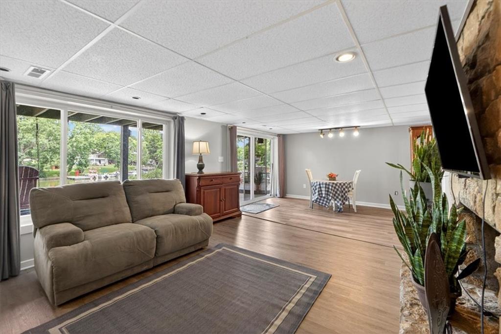 36 BEACH Drive