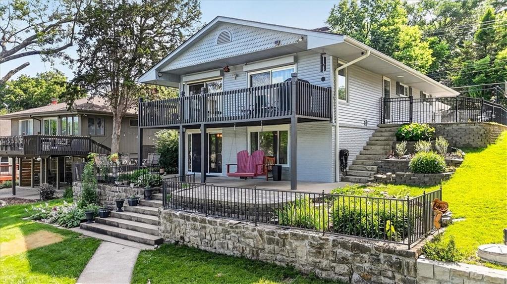 36 BEACH Drive