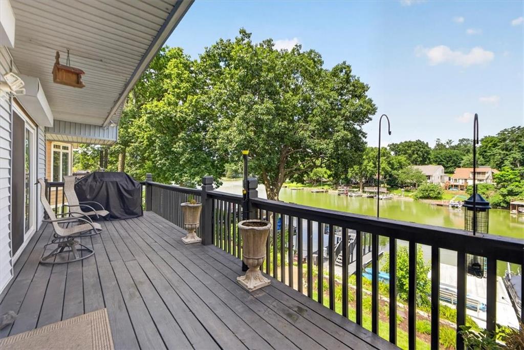 36 BEACH Drive