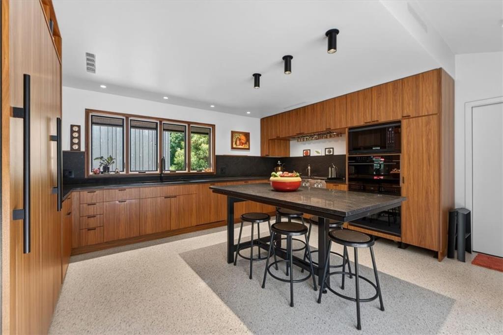 1024 Huntington Road