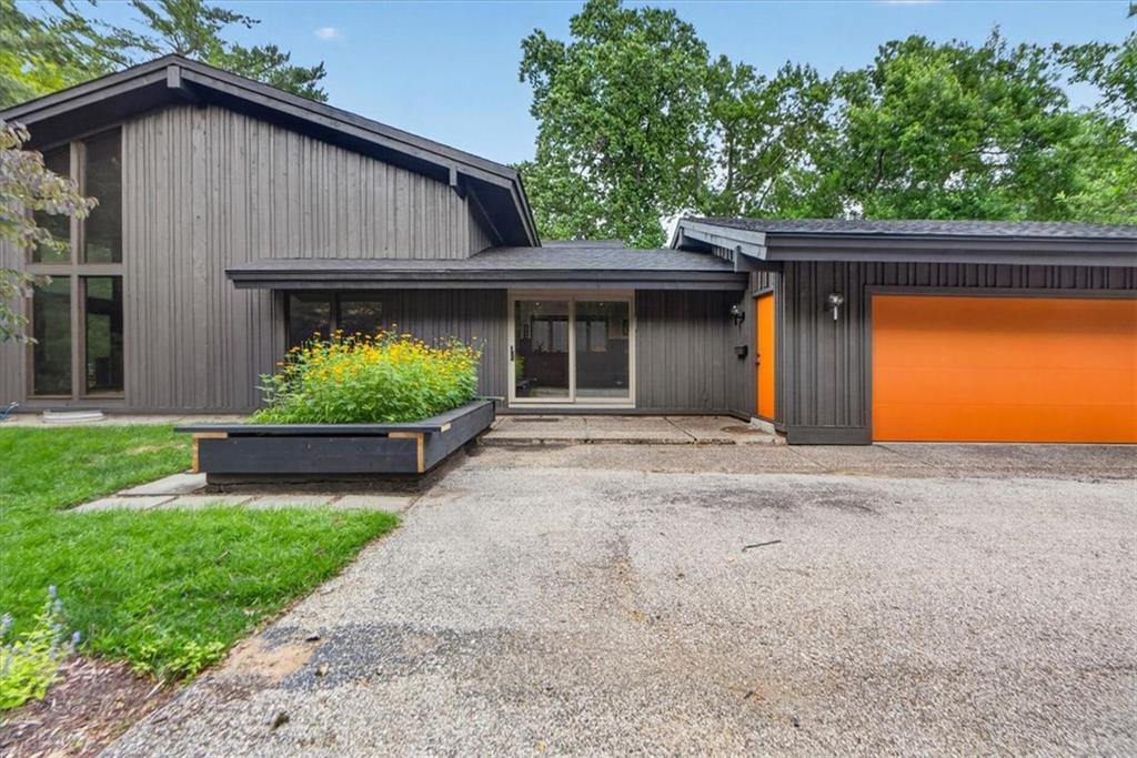 1024 Huntington Road