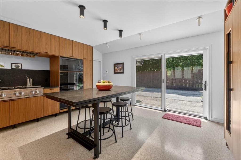 1024 Huntington Road
